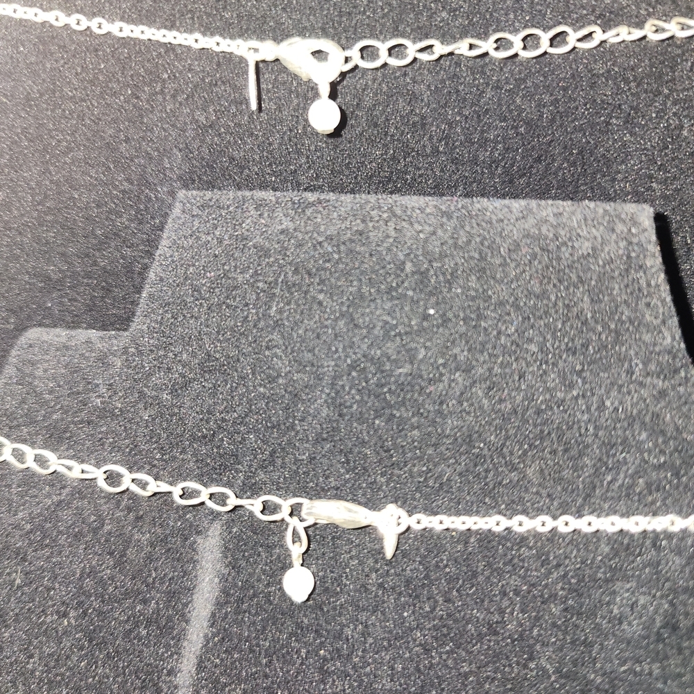 Elegant Silver Necklace‎ with Crystal Accents - Picture 10 of 10